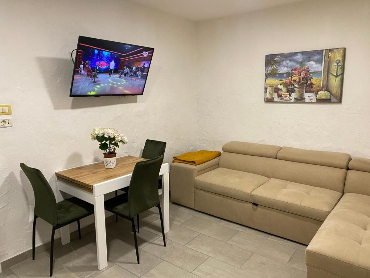 Maison Bellevue - 2 Bdrm Villa In Borsh Beach מראה חיצוני תמונה