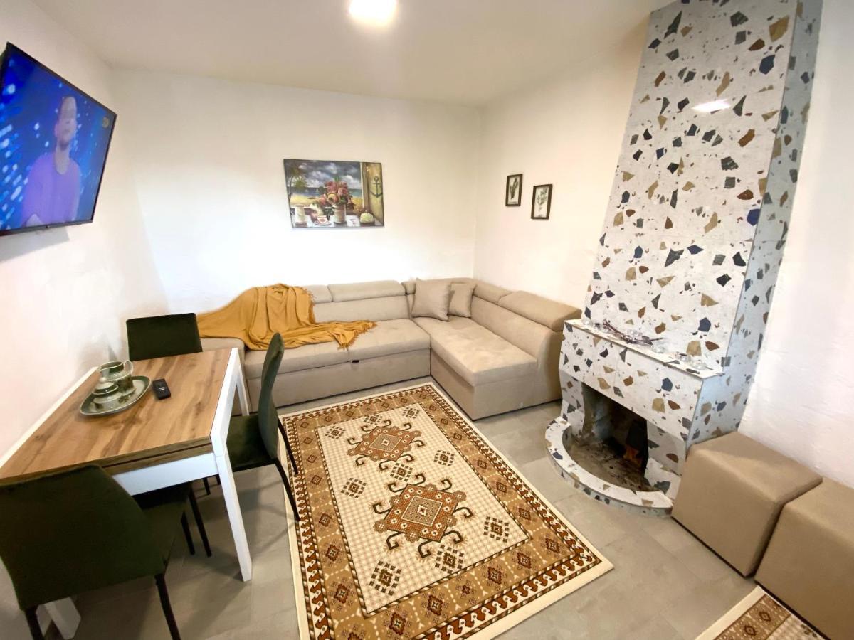 Maison Bellevue - 2 Bdrm Villa In Borsh Beach מראה חיצוני תמונה